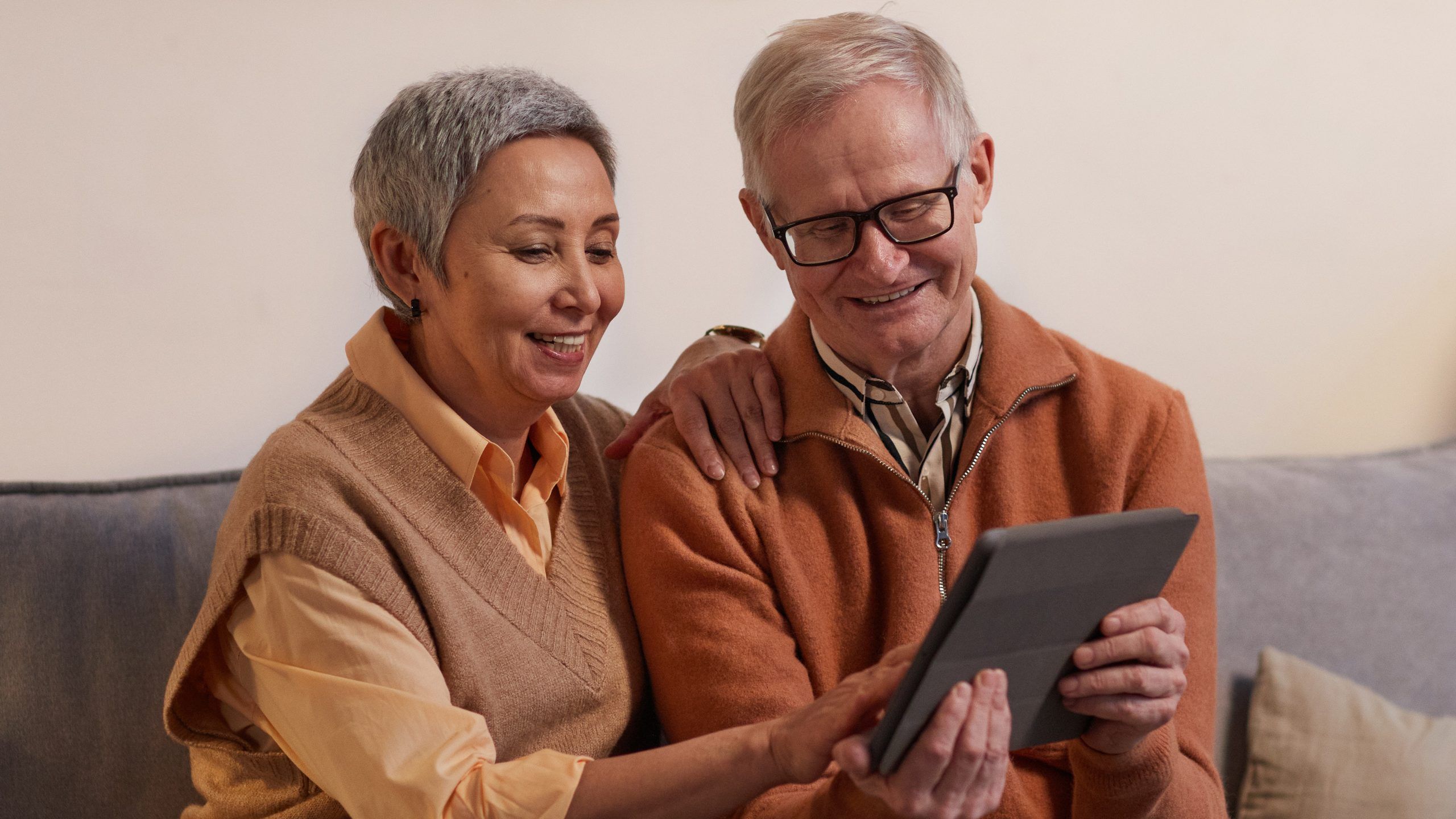 Senior Couple Looking for Medicare Senior Couple Looking for Medicare